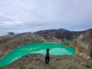Witness the natural three color lake